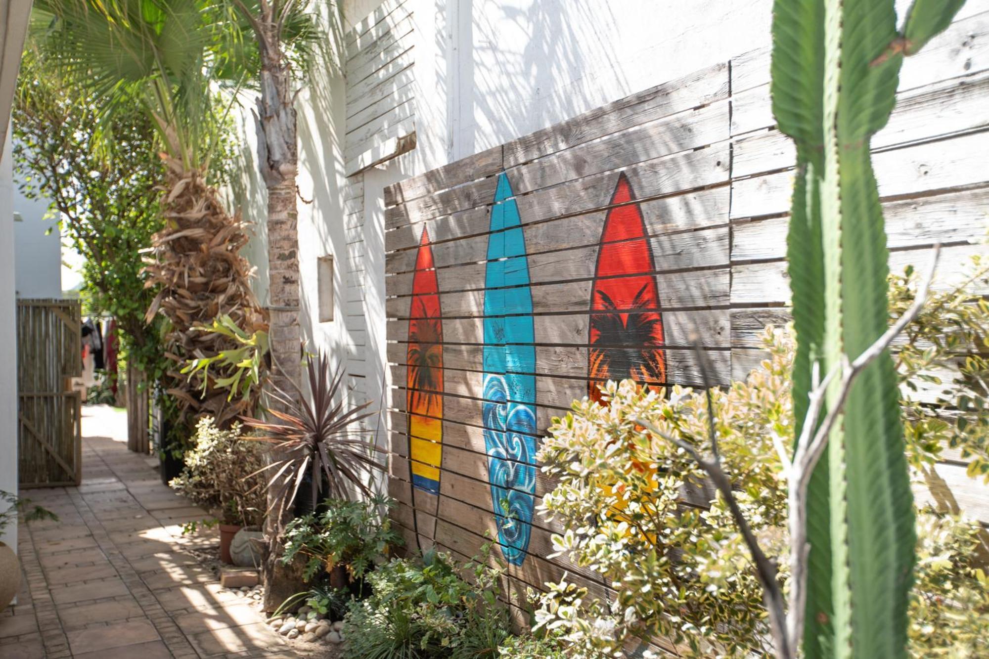 Atsupers Accommodation Jeffreys Bay Exterior photo