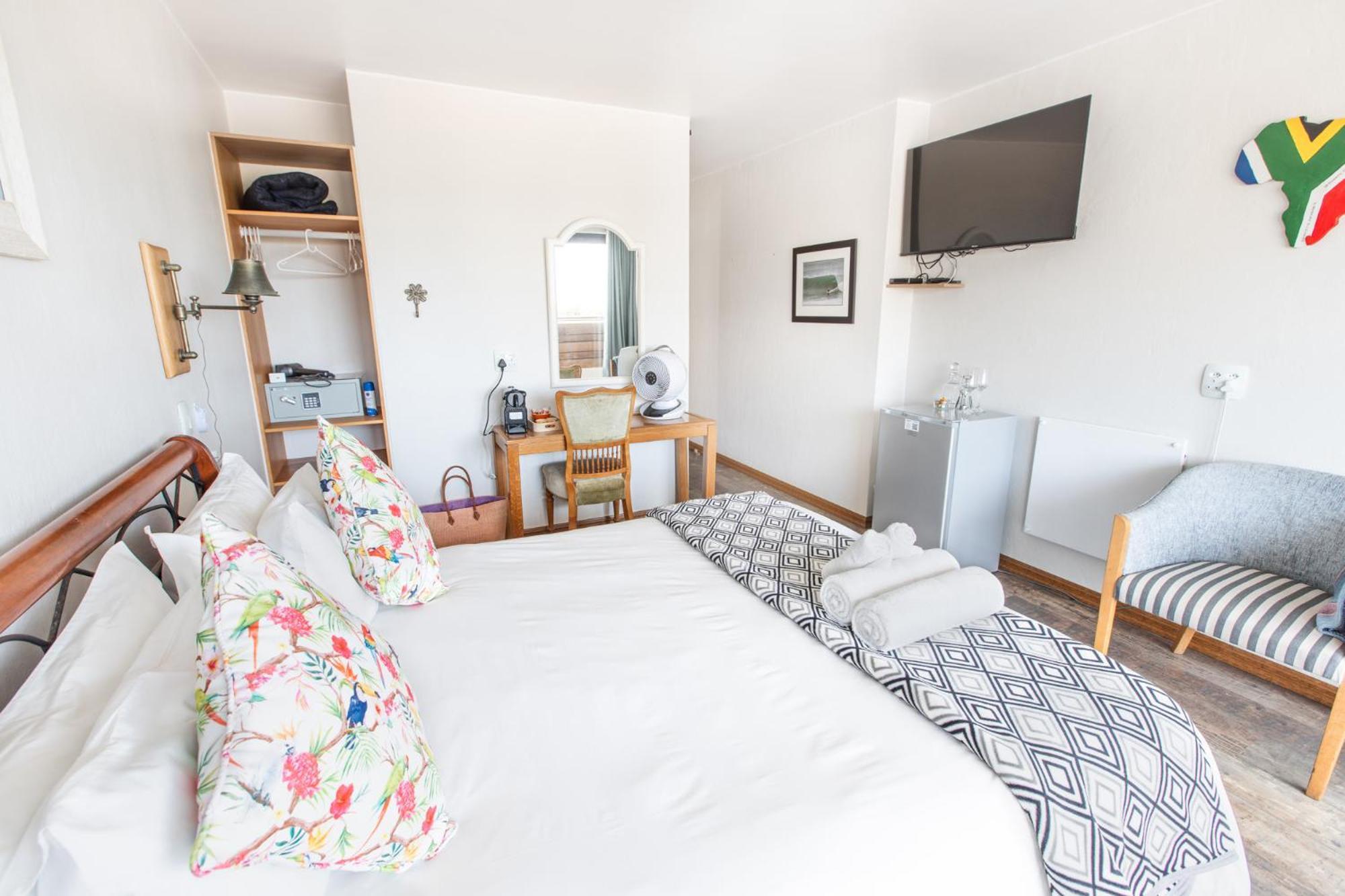 Atsupers Accommodation Jeffreys Bay Exterior photo
