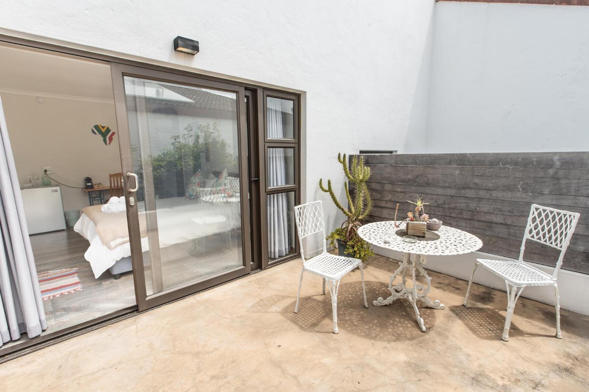 Atsupers Accommodation Jeffreys Bay Exterior photo