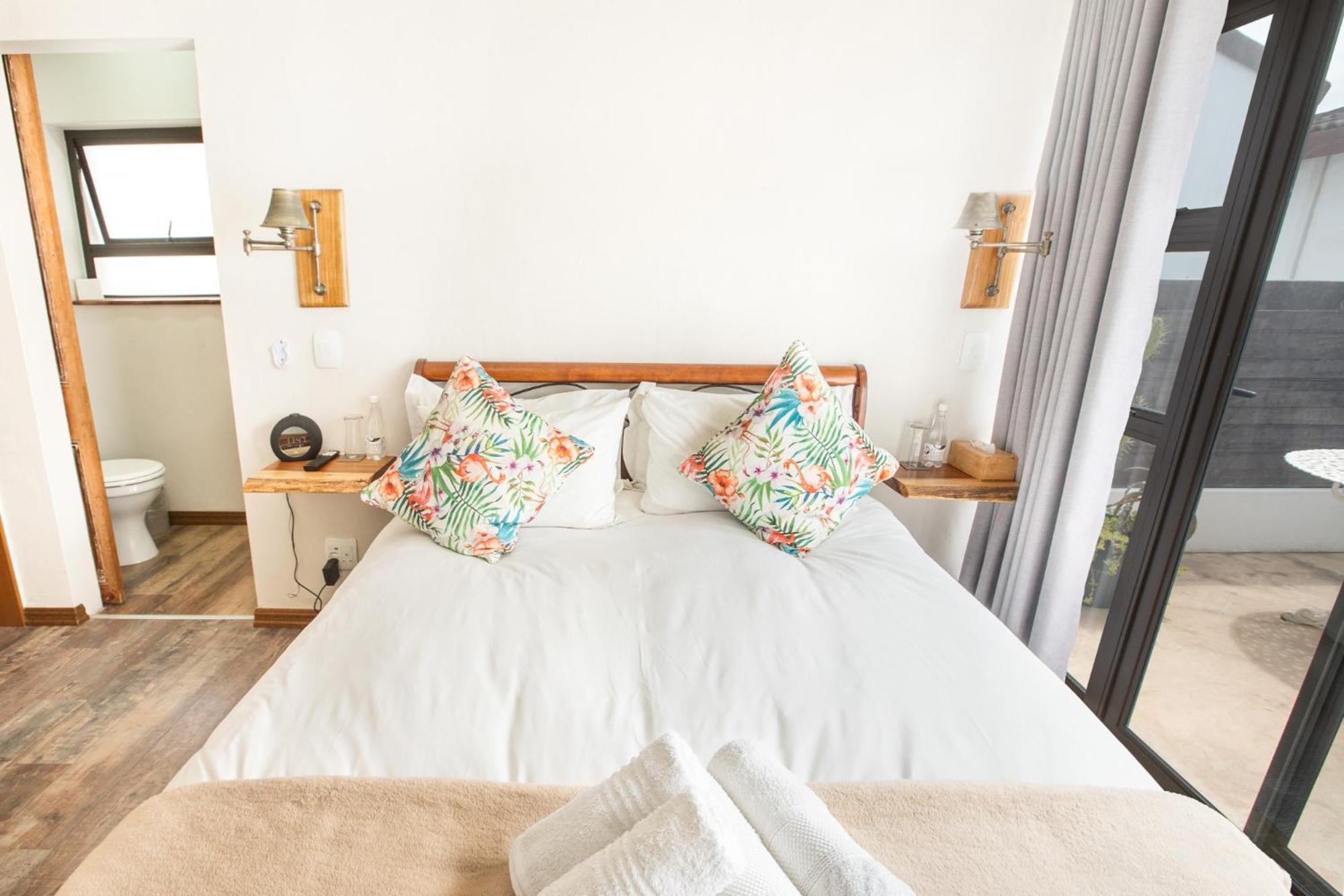 Atsupers Accommodation Jeffreys Bay Exterior photo