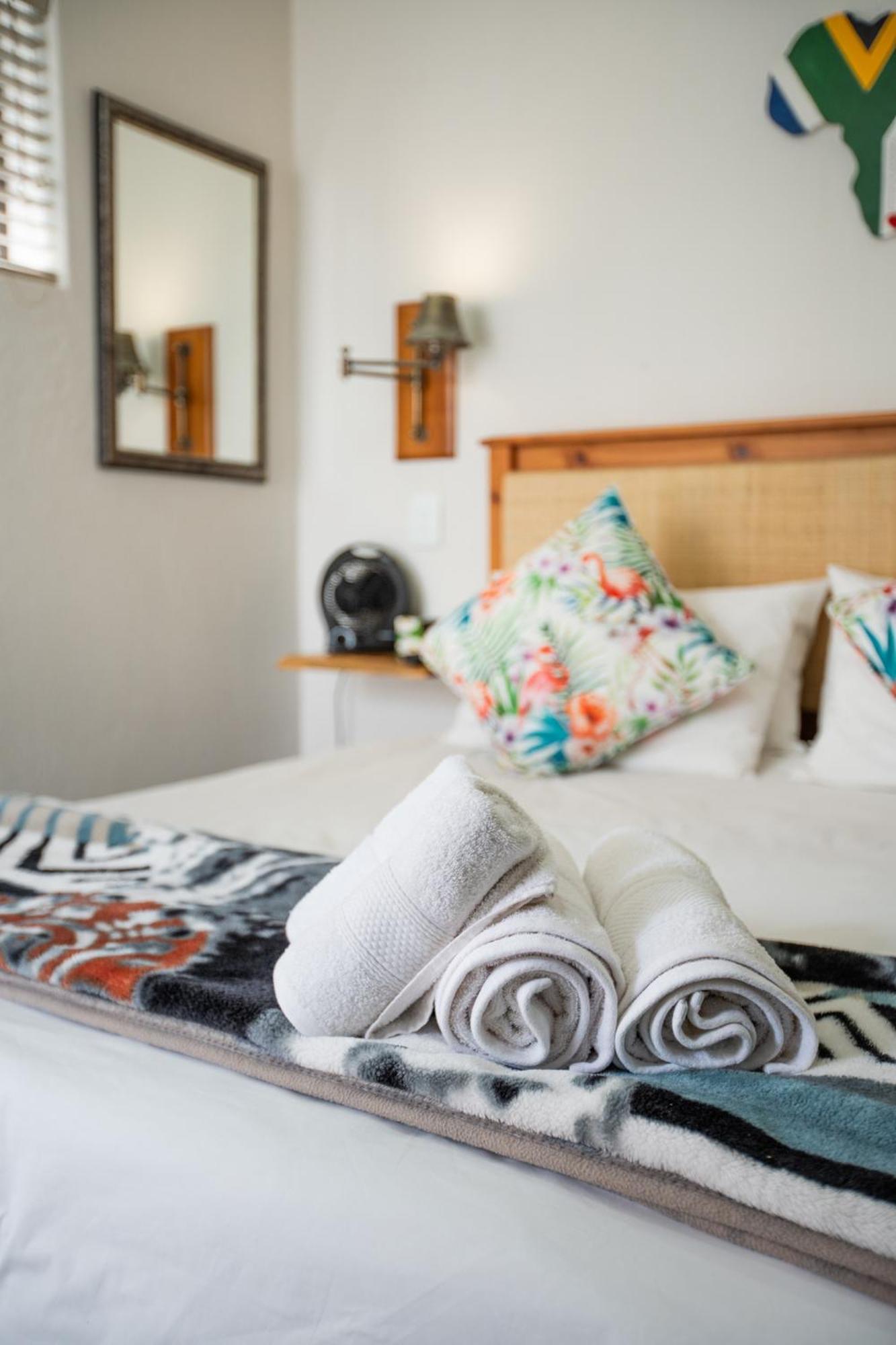 Atsupers Accommodation Jeffreys Bay Exterior photo