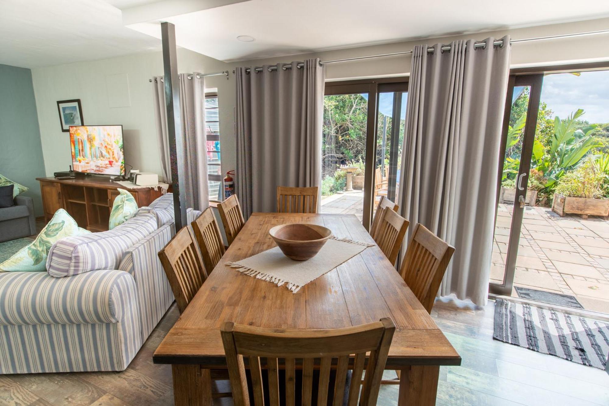 Atsupers Accommodation Jeffreys Bay Exterior photo